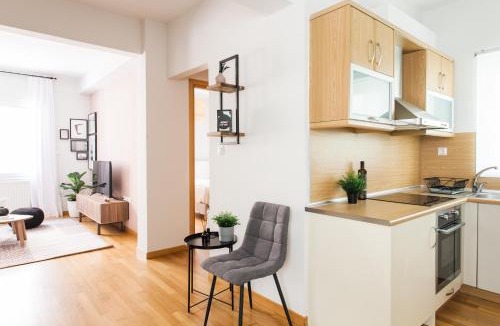 Plaka Apartment | Delightful 1BD Apartment in Plaka by UPSTREET