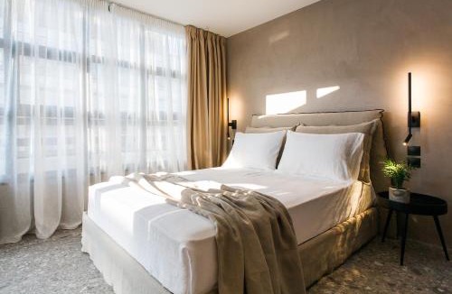 Plaka Apartment | * Boutique Syntagma apartment w/plunge pool *