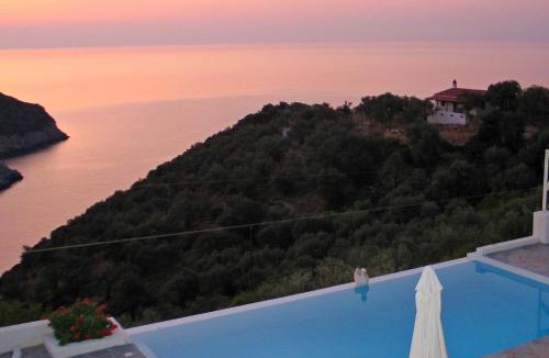 Alonnisos Old Town Villa | Luxurious Villa with Wonderful View