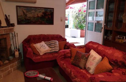 Markopoulo Mesogaias House | Aliki House