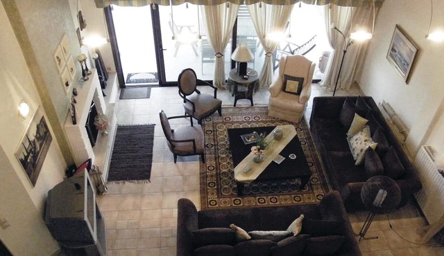 Amazing Home in Kamena Vourla With Wifi and 9 Bedrooms