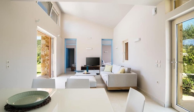 Villa Thalassa with a swimming pool and garden in Moraitika