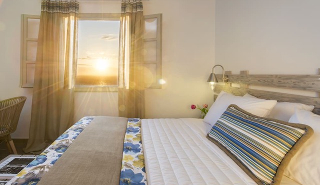 Caldera's Dolphin Suites