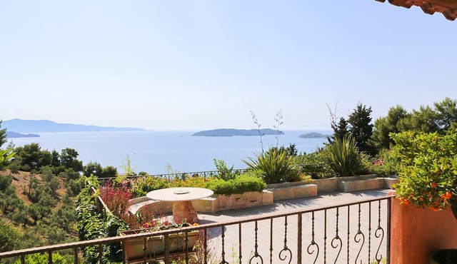 Best location deluxe apartment "Fire" in Villa Stratos near the sea amazing view