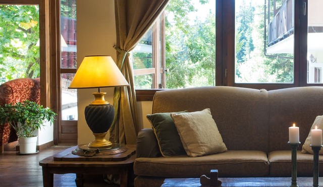 Country Club Hotel & Suites