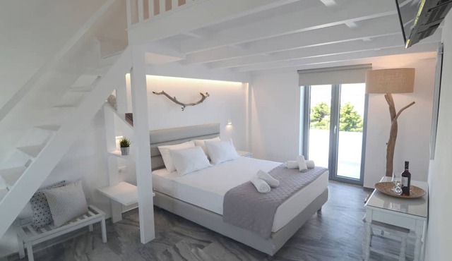 DL Santorini