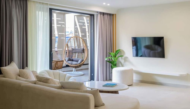 Thea Acropolis Suites & Apartments