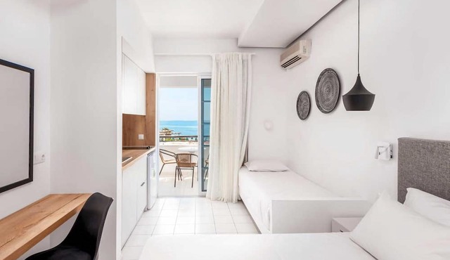 Elvita Beach Hotel