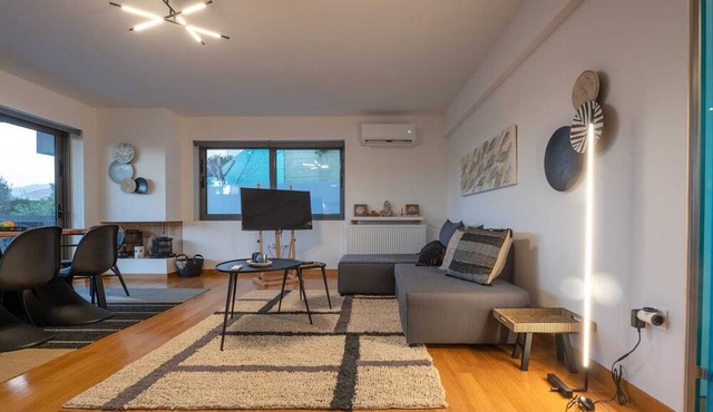 Saronida Summer Apt with private pool in Saronikos