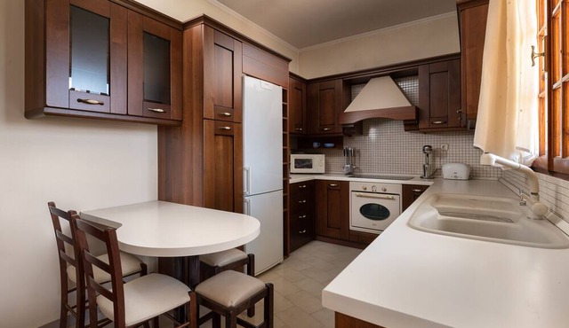 Apartment 'Green Sunshine' with Balcony, Wi-Fi and Air Conditioning in rhodes
