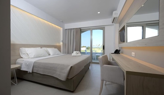 Mythos Suites Hotel