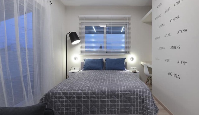 Iliodorou2-4- Acropolis terrace Athenian studio