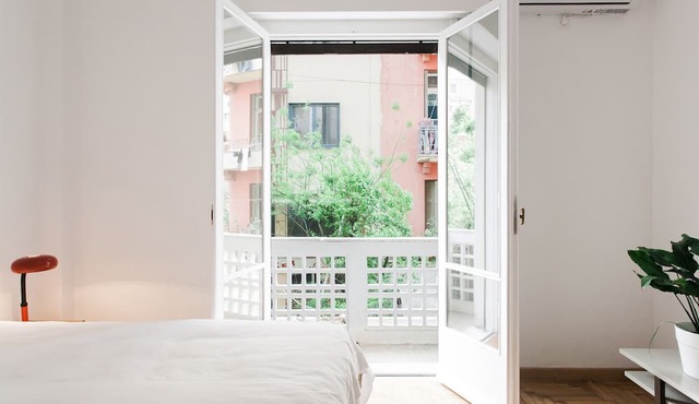 Elegant 2 Bedroom 2 Bathroom Apartment in Athens Vibrant Centre! VL5