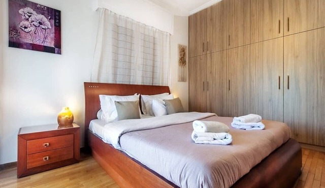 Gazi apartment with Acropolis views