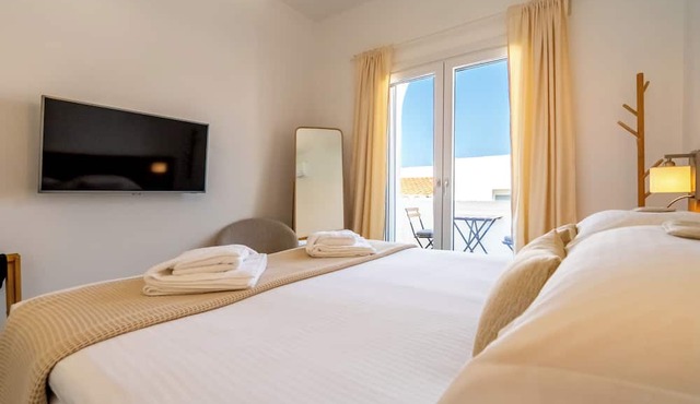 White Rock Milos Suites