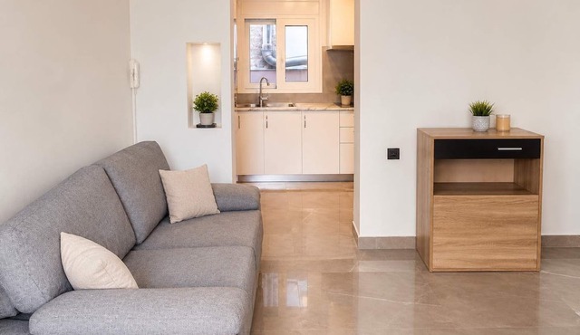 Cozy Stay in Athens near the Metro Station Mosxato