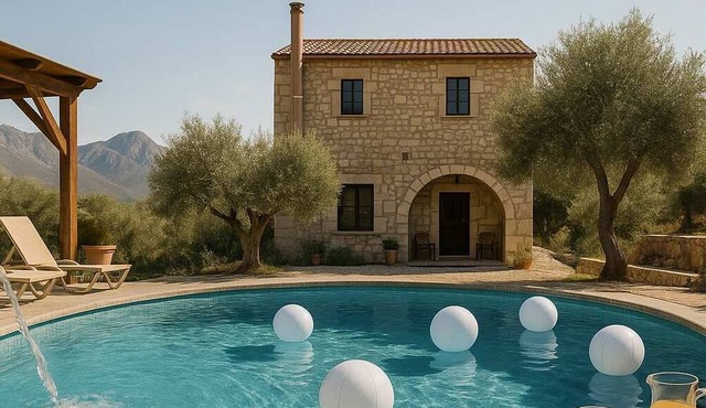 Chania's Diamond - Villa Ierothea w/Private Pool in Gavalohori