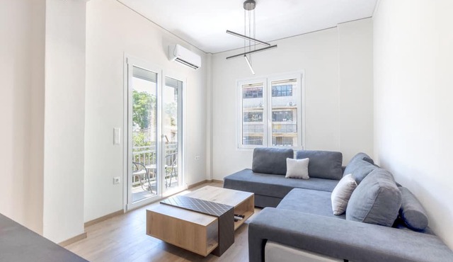 Spacious 3-Bedroom Dual Apartment in City Centre