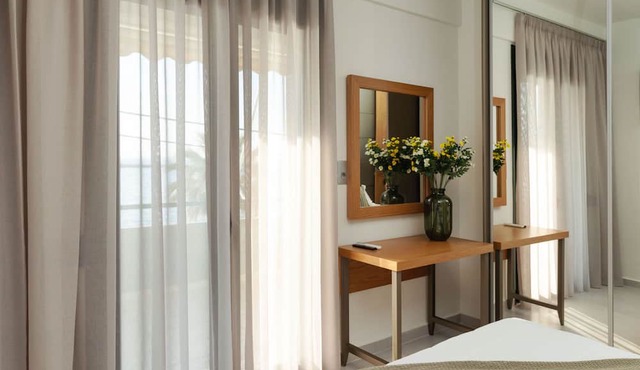 Elia Beach Deluxe Apartment in Chania