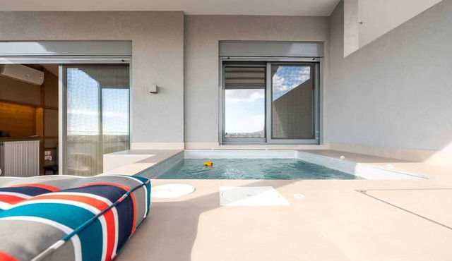 Elite Penthouse with Pool and Skyline View