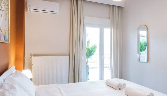 Totemic Vista by Nexus | w/Jacuzzi & Views next to Ataturk in Thessaloniki