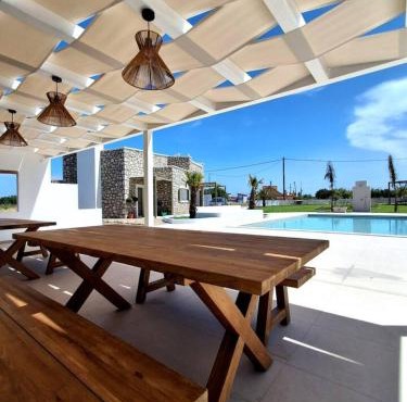 Fanes Breeze Lodges - Lodge Sykia