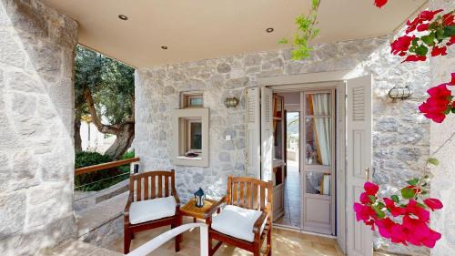 Epidavros Villas - Elia Garden Retreat with Shared Pool