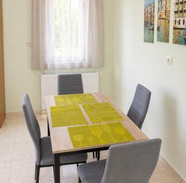 Treasure B&B - Garden Stay in Paloukia Salamina