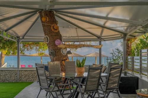 Kalafatis beach home