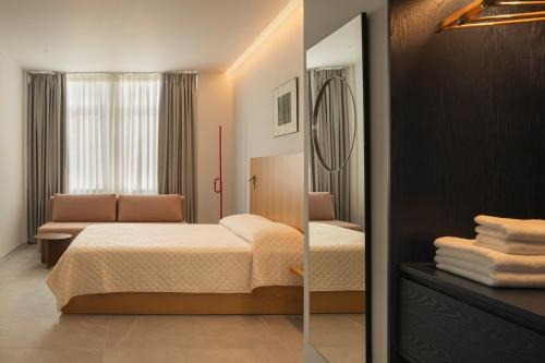 Athens Suite 105